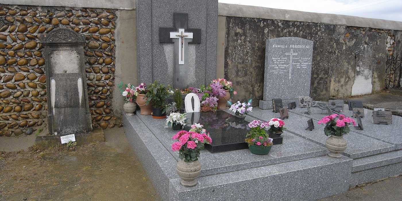 Het graf in Saint-Bonnet waar Marthe begraven is.